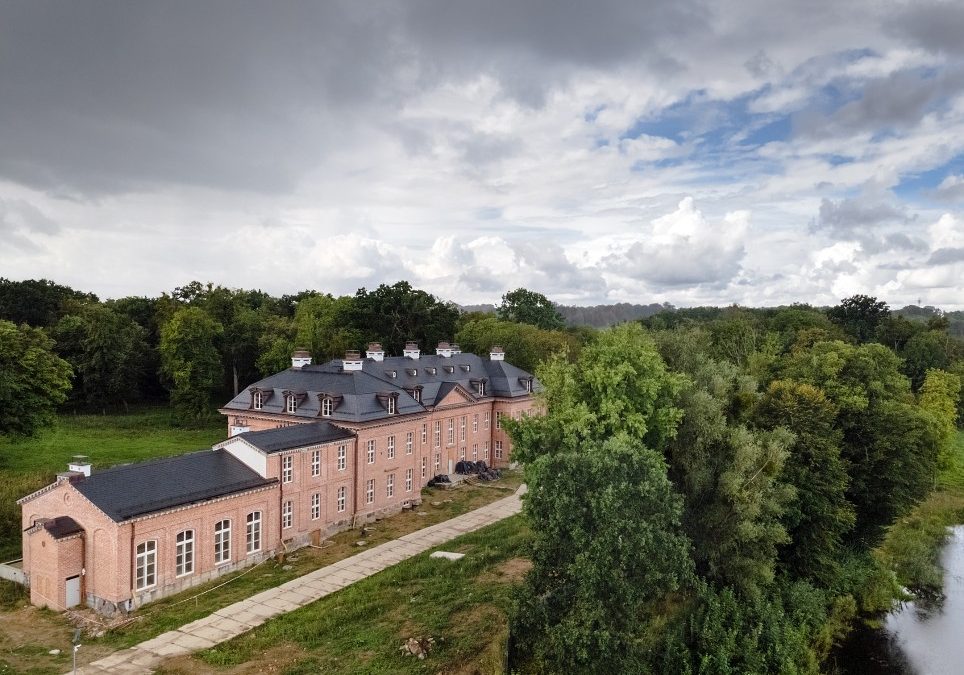 Schloss Schlodien im Wiederaufbau